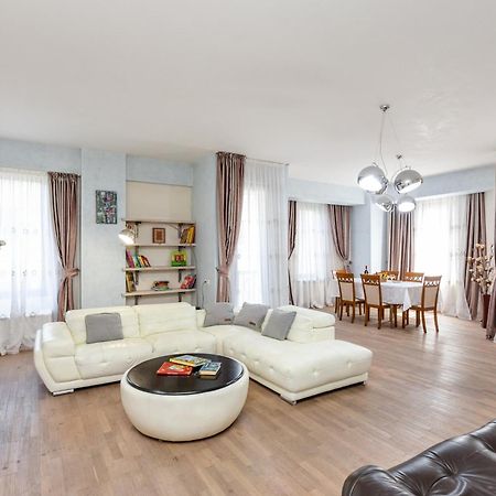 Serviced Apartment On Rustaveli Avenue 9 Tbilisi Exterior foto