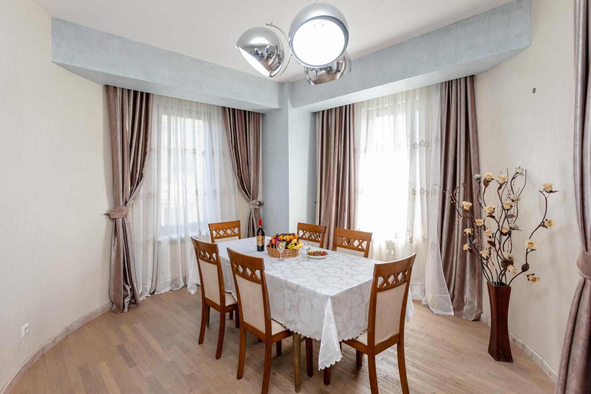 Serviced Apartment On Rustaveli Avenue 9 Tbilisi Exterior foto