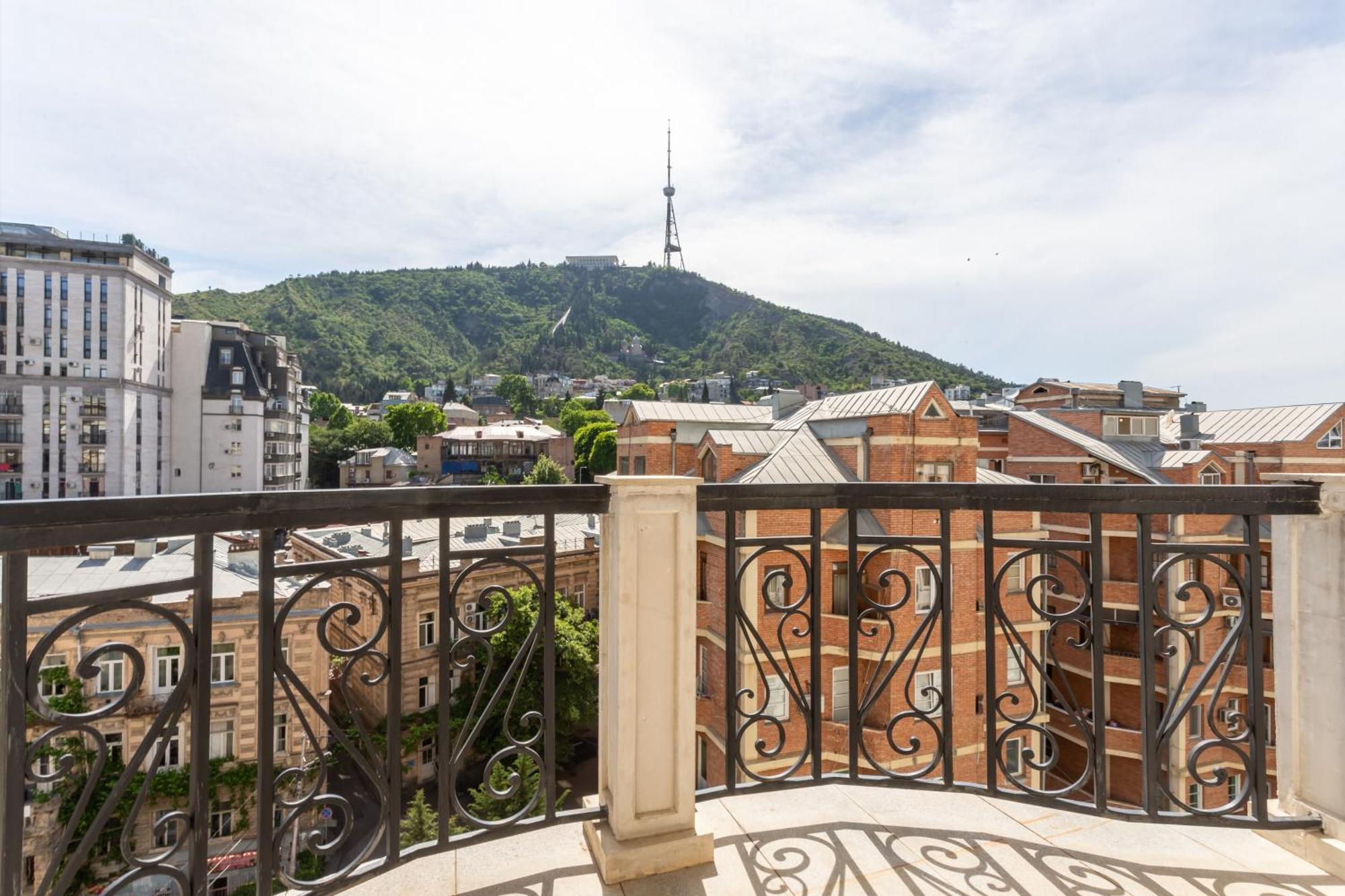 Serviced Apartment On Rustaveli Avenue 9 Tbilisi Exterior foto